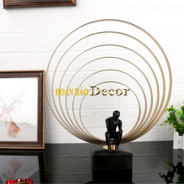 decor-nguoi-dan-ong-suy-nghi-02