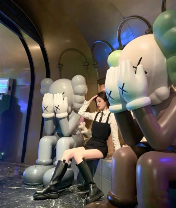 tuong-kaws-ngoi-lon-hdb386-02