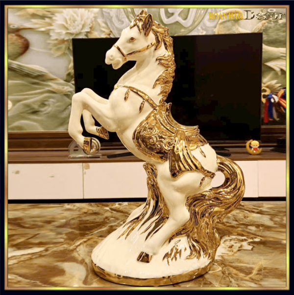 tuong-ngua-hy-gom-su-01-02 tuong-ngua-hy-gom-su-01-02