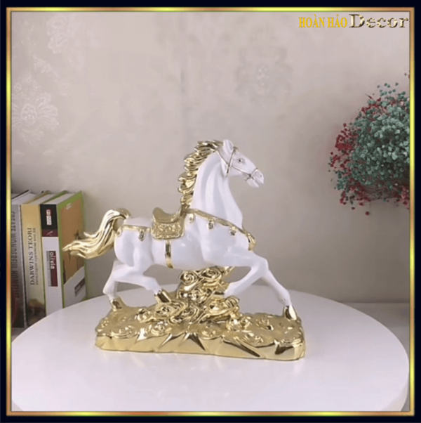 tuong-ngua-nhat-ma-gom-su-01-01